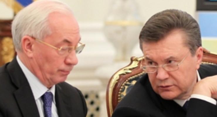 Янукович поручил Азарову подготовить программу обращения с отходами