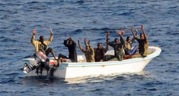 Корабль ВМС Франции освободил от пиратов судно с украинцами на борту