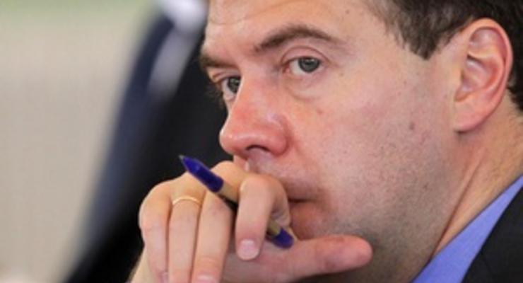 Медведев намерен возложить на интернет-СМИ ответственность за комментарии читателей