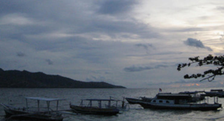У берегов острова Калимантан затонуло судно: 18 погибших