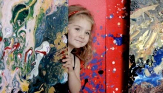 В Нью-Йорке проходит выставка самой юной художницы в мире