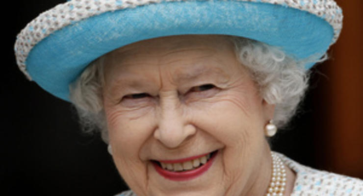 Британская королева наградит актера, сыгравшего роль ее отца