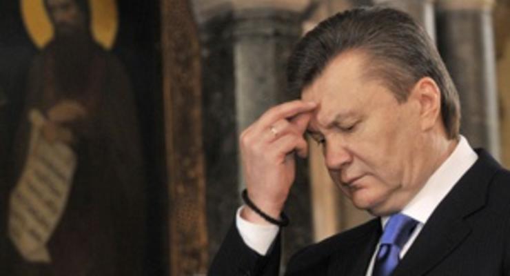 Литвин, Азаров и Янукович молятся в Киево-Печерской Лавре