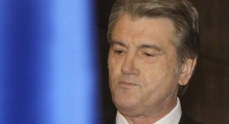 Ющенко считает, что только желто-голубой флаг может быть символом победы