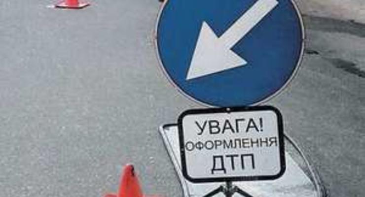 В Макеевке кроссовер врезался в  КамАЗ: погибли три человека