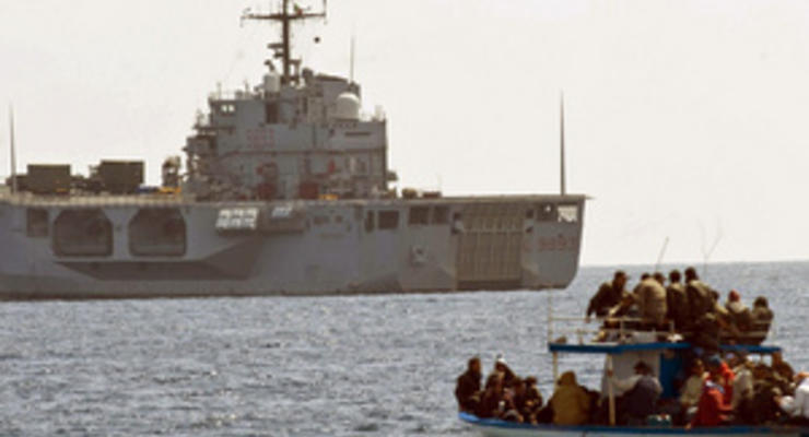 Группа нелегалов вместе с овцой прибыла в Италию из Туниса на 10-метровой лодке