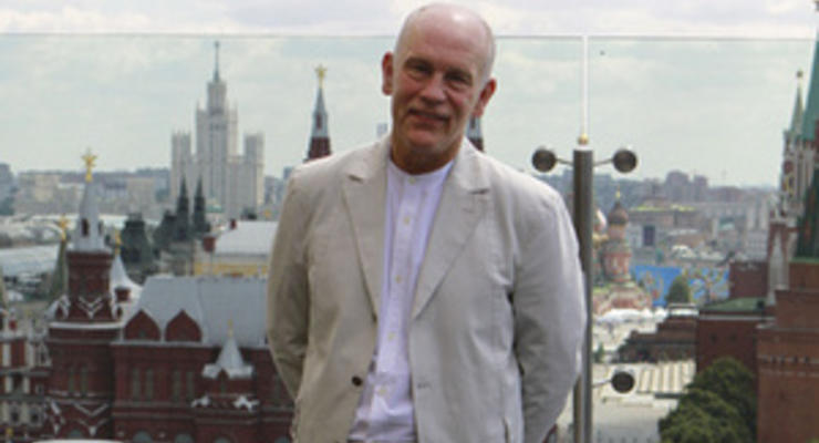 Джон Малкович получил в Москве награду за вклад в кино
