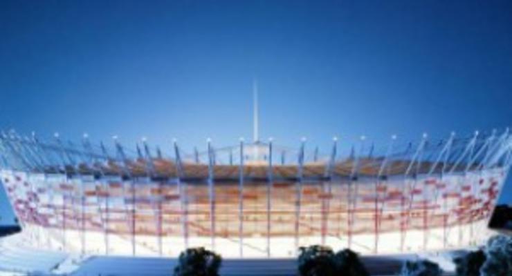 Евро-2012: На стадионе в Варшаве проверили освещение фасада