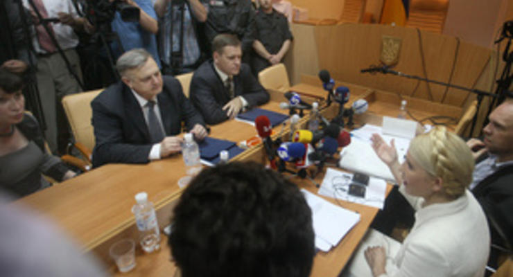 Тимошенко заявила, что в южных и восточных областях отключили 5 канал