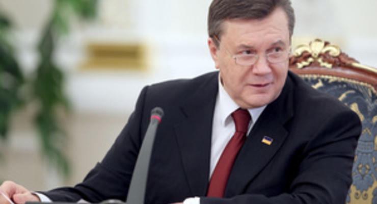 Янукович заявил, что власти ликвидировали 12 тыс. предприятий, которые предоставляли админуслуги