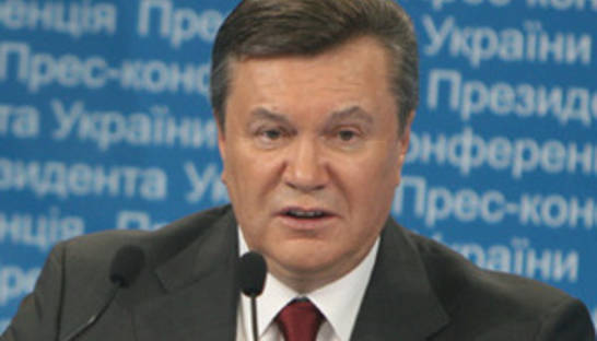 Янукович поручил в кратчайшие сроки расследовать нападение на журналиста Обозревателя