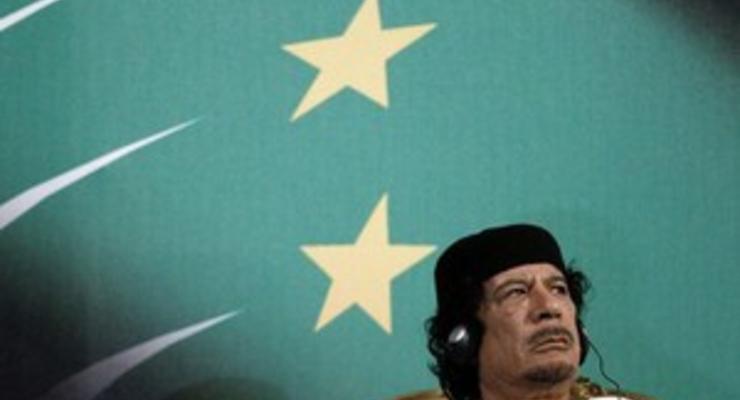 Каддафи назвал Саркози "душевнобольным" и обвинил его в военных преступлениях