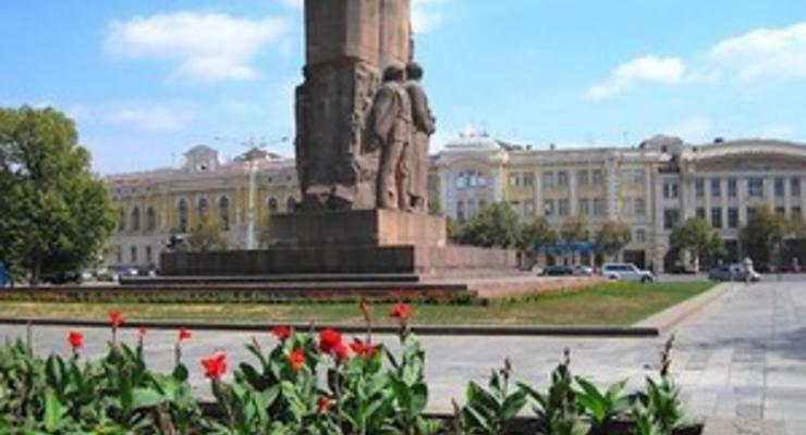 Харьковские коммунисты требуют отставки Кернеса за перенос монумента в честь советской власти