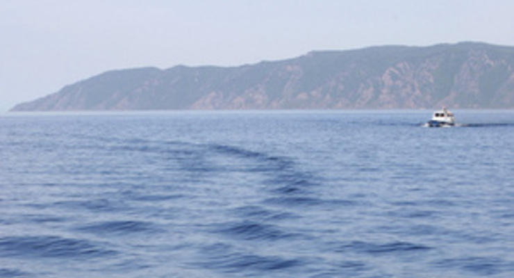 Иркутскому пенсионеру запретили переплывать Байкал на бочке