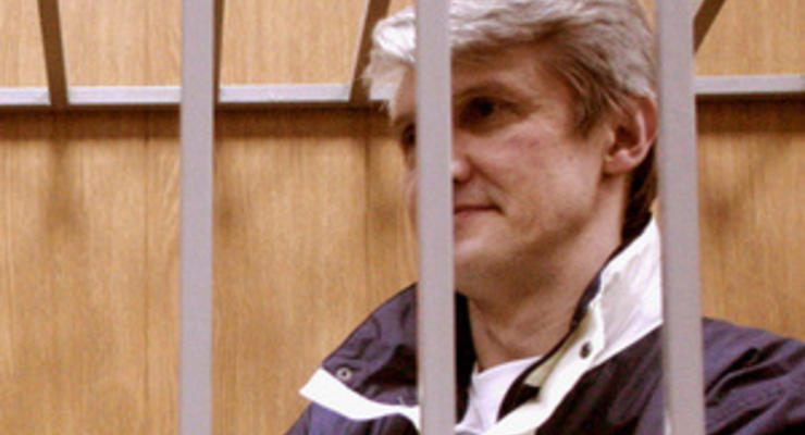 Сотрудник колонии заявил в суде, что Лебедев потерял тюремный костюм