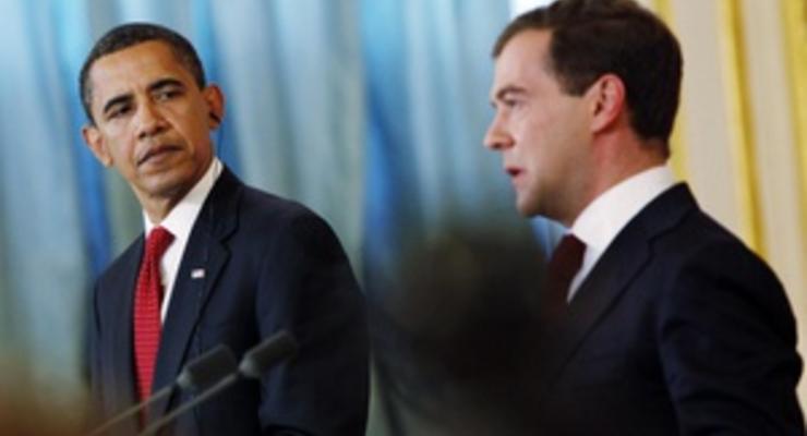 Обама рассказал, из-за чего Медведев пользуется широким уважением