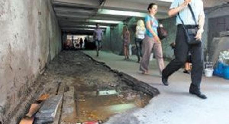 В Киеве затопило подземный переход возле станции метро Олимпийская