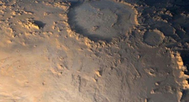Ученые: Темные полосы на Марсе могут оказаться солеными ручьями