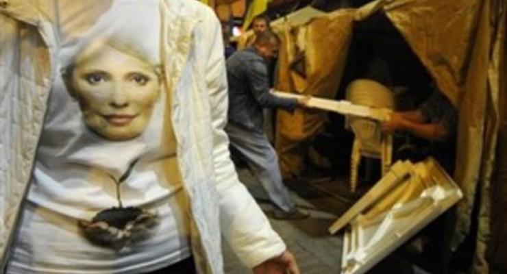 К палаточному городку сторонников Тимошенко стянуты милицейские силы
