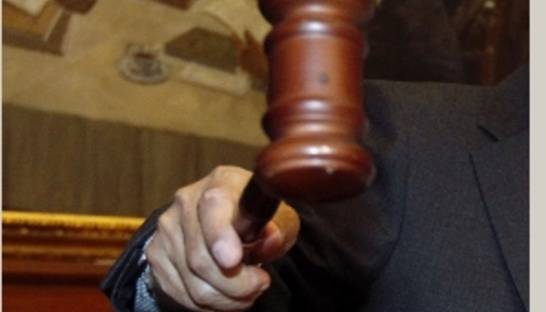 Решение суда: Днепропетровскую Батьківщину обязали убрать общественные приемные из центра города