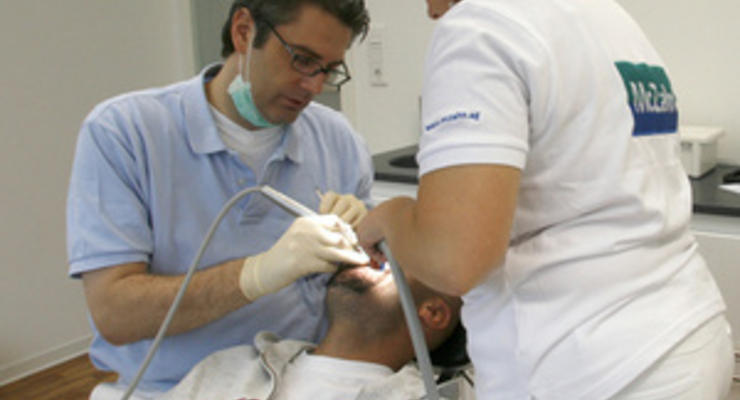 В Украине отменили НДС на стоматологические материалы для пломбирования зубов