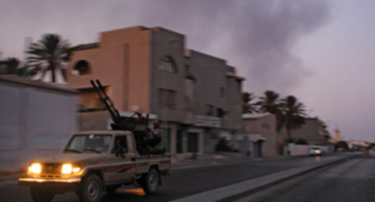 СМИ: Противники Каддафи удерживают 75% территории Триполи