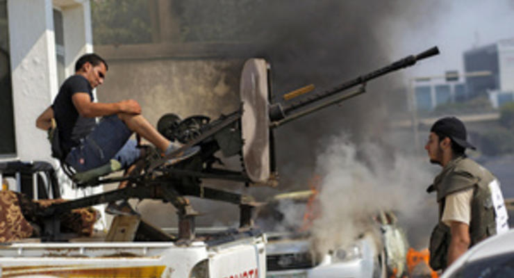 Рядом с резиденцией Каддафи в Триполи возобновились ожесточенные бои