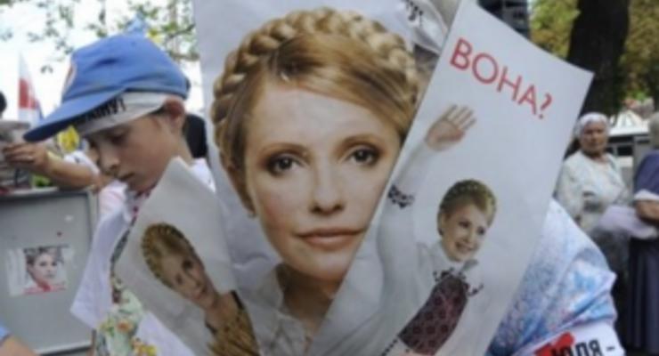 Защита Тимошенко просит отпустить ее из СИЗО, чтобы навестить больную мать