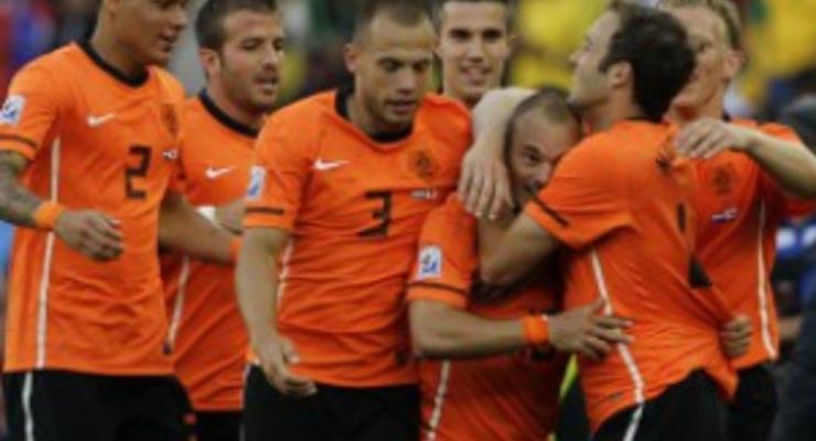 Голландия возглавила рейтинг FIFA, Украина продолжает падение