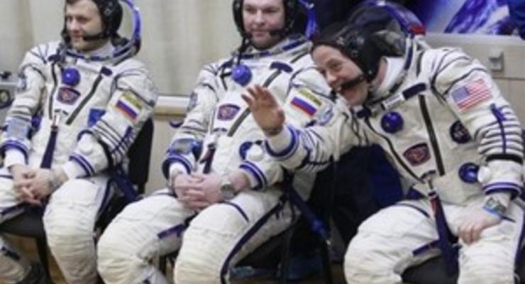 Космонавтам МКС продлили срок пребывания на орбите