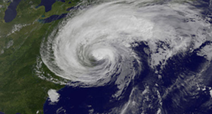 Ураган Айрин ослаб до тропического шторма