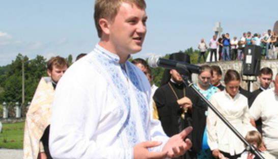 Батьківщина молода призывает студентов провести 1 сентября флешмоб Всех не посадишь!