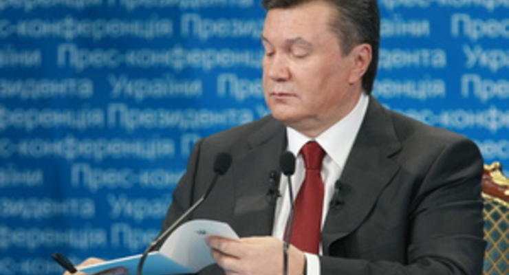 Скандал с плагиатом: УП обнаружила в книге Януковича материалы журнала Корреспондент