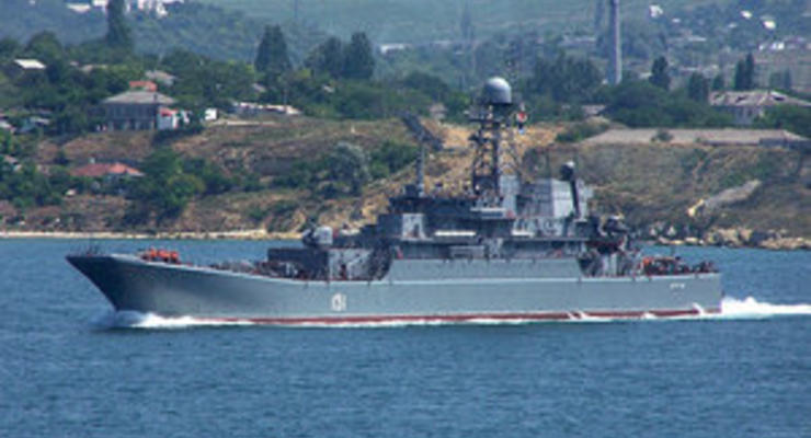 ЧФ РФ: Украинская сторона пыталась не пустить российский корабль через Керченский пролив