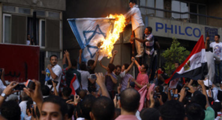 В Каире за беспорядки у посольства Израиля арестовали 130 человек