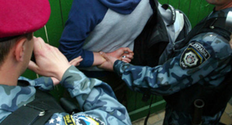 Журналіст з Полтави заявив, що його сину при затриманні підкинули наркотики