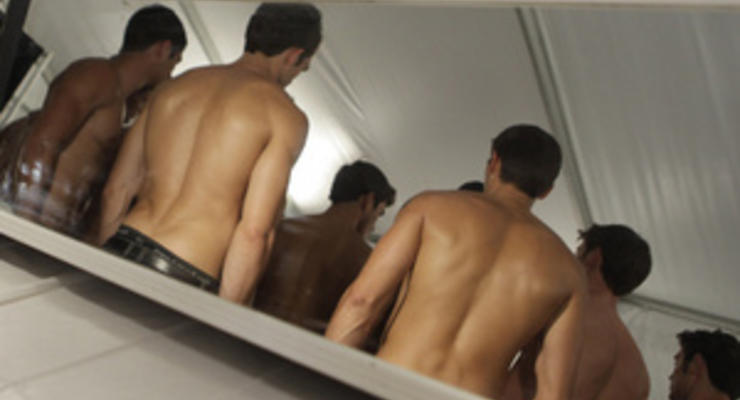 В Иране запретили телепрограммы, демонстрирующие полуобнаженные мужские тела