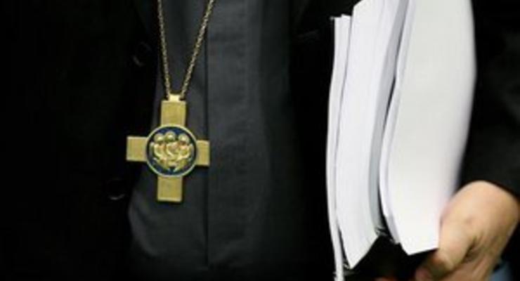 Жертвы священников подали в суд в Гааге иск на Папу Римского