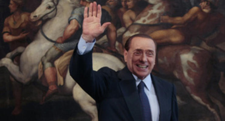 В поставке проституток Берлускони обвинили восемь человек
