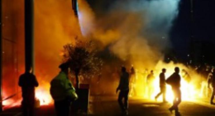 Гнев народа: Фаны Фейенорда устроили погром перед офисом клуба