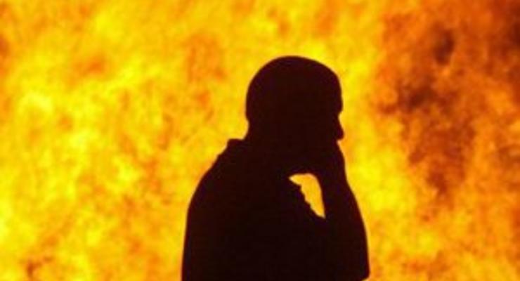 Во Львове под стенами облгосадминистрации мужчина предпринял попытку самосожжения