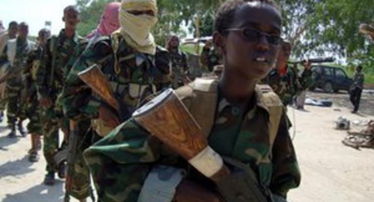 В Сомали победителей конкурса на знание Корана среди детей наградили оружием