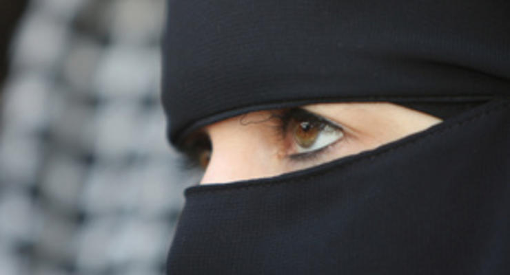 У Франції вперше оштрафували жінок за носіння мусульманського головного убору