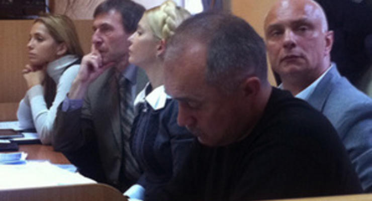 Донька і чоловік Тимошенко відмовилися брати слово в суді