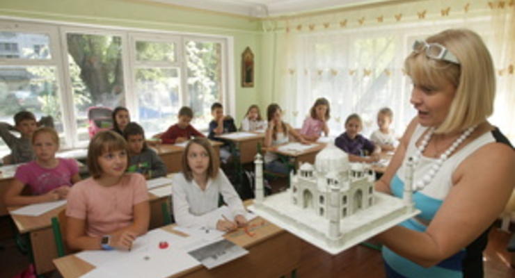 Янукович підписав закон про заборону тестувати знання під час прийому дітей до школи
