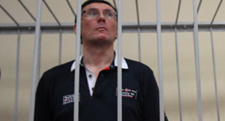 Экс-руководитель аппарата МВД удивлен, что его допрашивали по делу Луценко ночью