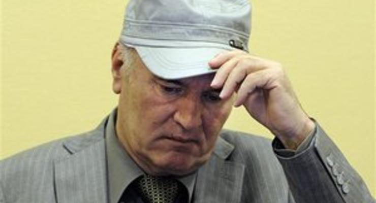 СМИ: С подозрением на воспаление легких госпитализировали Ратко Младич