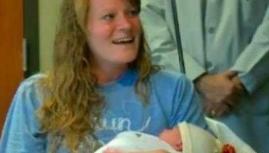 Американская бегунья родила на финише Чикагского марафона