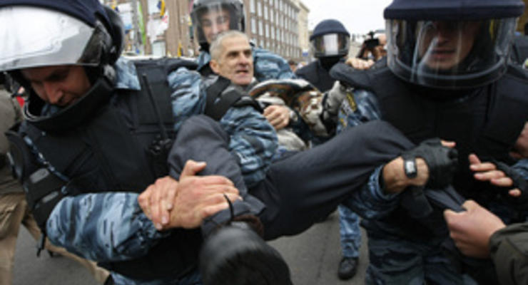 Фотогалерея: Они сражались за нее. Беркут разбил силы сторонников Тимошенко на Крещатике