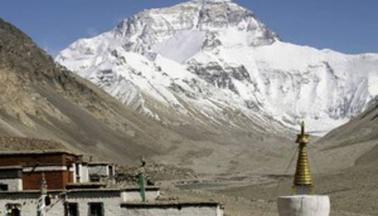 На Эвересте установят туалеты